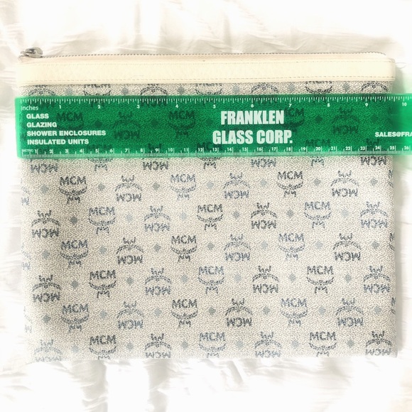 MCM White Pouch - Picture 5 of 6